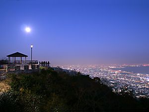 摩耶山掬星台と神戸1000万ドル月夜の夜景