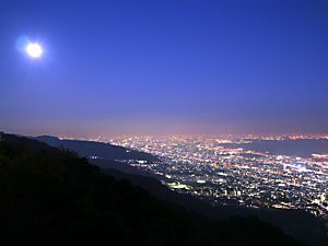 摩耶山掬星台と神戸1000万ドル月夜の夜景
