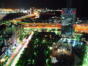 神戸市役所から見下ろす点灯前の東遊園地のルミナリエ