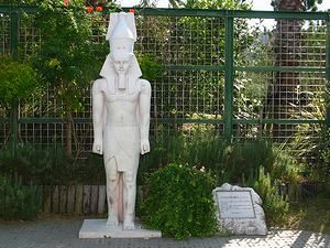 ラムセス２世の像/エジプト