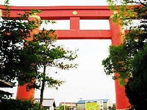 日本三大鳥居に数えられるおのころ神社の大鳥居