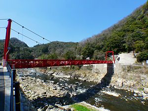 武庫川と吊り橋の武田尾橋