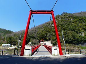 武庫川と吊り橋の武田尾橋