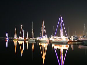 ヨット・クルーザーのイルミネーション夜景
