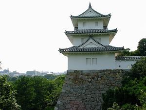 明石城・巽櫓と明石城天守台の石垣