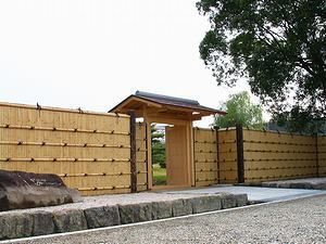明石公園内にある宮本武蔵の庭園・日本庭園への入り口