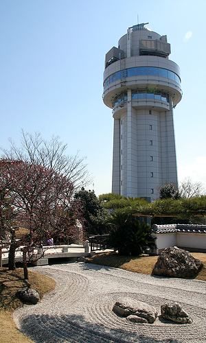 月照寺の日本庭園と明石市立天文科学館