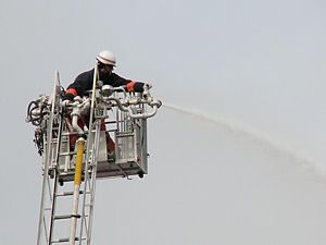 加古川市消防本部・加古川消防団による一斉放水