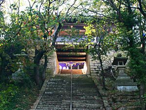 生石神社の山門