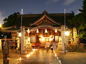 高砂神社の拝殿・本殿とキャンドルライト
