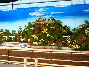 天空の城「竹田城」と菊の花