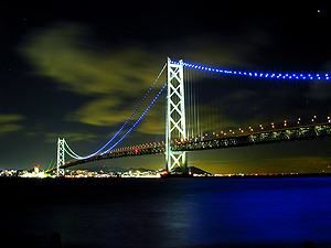 明石海峡大橋のライトアップと明石海峡の夜景・淡路島から撮影
