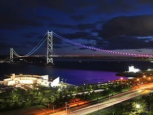 明石海峡大橋のライトアップとイルミネーション・ホテル舞子ビラから撮影