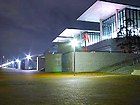 兵庫県立美術館のライトアップと神戸の副都心・HAT神戸の夜景