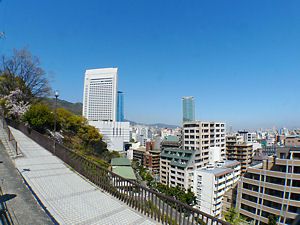 北野浄水場（北野配水場）跡の遊歩道と神戸の風景