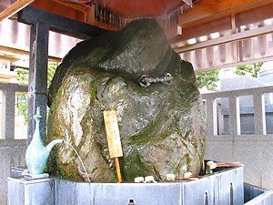 須磨寺手水舎・五鈷水と弘法岩
