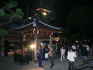 大晦日の須磨寺の境内の風景