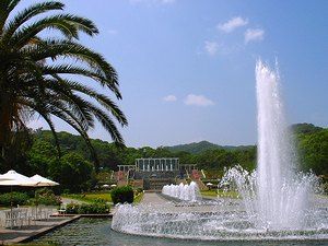 須磨離宮公園の大噴水とレストハウス