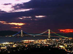 明石海峡大橋とトワイライト夜景