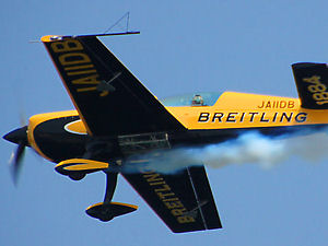 ブライトリングジェットアクロバット飛行（エクストラ300）