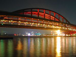 神戸大橋のライトアップと神戸の夜景