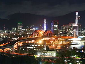 神戸大橋のライトアップと神戸の夜景