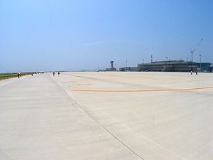 神戸空港のエプロン（駐機場）,管制塔,ターミナルビル
