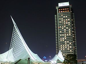 ホテルオークラ神戸と神戸海洋博物館ライトアップ夜景