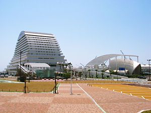 神戸メリケンパークオリエンタルホテルとメリケンパーク広場