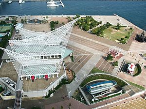 神戸メリケンパークと神戸海洋博物館