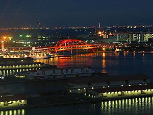 神戸ポートアイランド神戸大橋と大阪湾の夜景