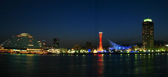 神戸メリケンパークの夜景タイムズメリケン特別ライトアップ・海洋博物館のブルーのライトアップは期間限定
