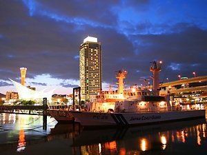 神戸港と神戸メリケンパークの夕日・夕焼け空