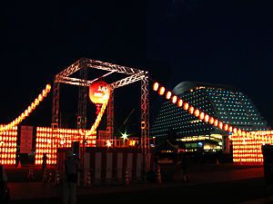 神戸港まつり・神戸夢提灯と夏祭り会場のライトアップ