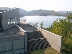 兵庫県立こどもの館とと桜山貯水池・桜山公園
