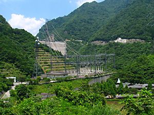 長谷ダムと関西電力ＰＲ館水力発電所（揚水発電所）