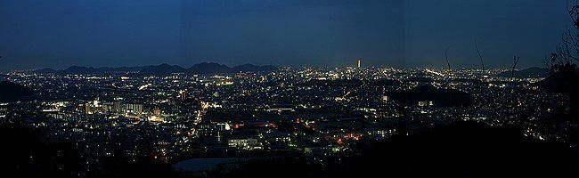 広峰展望台から望む姫路の夜景・姫路市街地から播磨平野、播磨灘から瀬戸内海、淡路島を見ることができる
