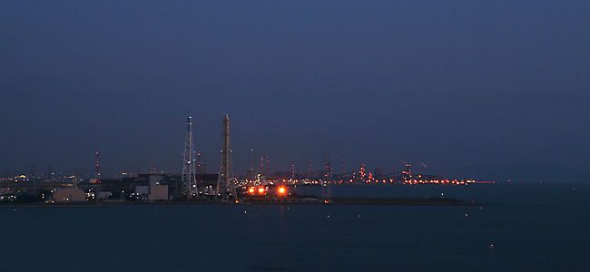 高砂市の工場夜景と高砂発電所