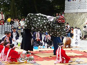 竹の宮神社の秋祭り・獅子舞の奉納
