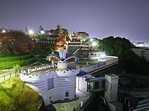 手柄山遊園と水族館のライトアップ夜景