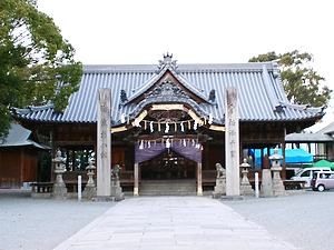 魚吹八幡神社の拝殿