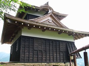 波賀城・復元された二層櫓