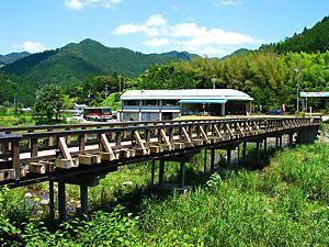 日本名水百選の清流・千種川と南光ひまわり館