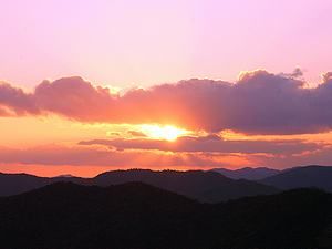 相生万葉岬から見た夕日と夕焼け空