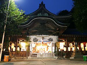 大避神社の拝殿の夜景