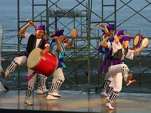 沖縄の伝統芸能「エイサー」