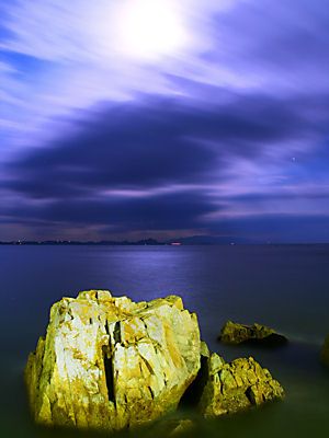 新舞子浜の夜景・月夜の夜景・月光に照らされる瀬戸内海