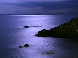 新舞子浜の夜景・月夜の夜景・月光に照らされる瀬戸内海