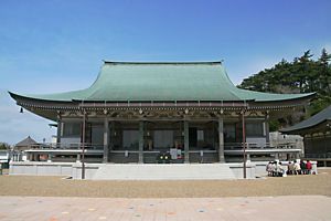 摩耶山天上寺の本堂