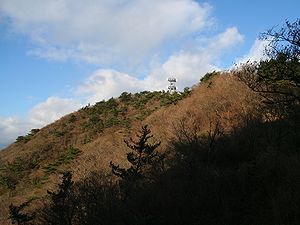 六甲山最高峰の自衛隊中継アンテナ